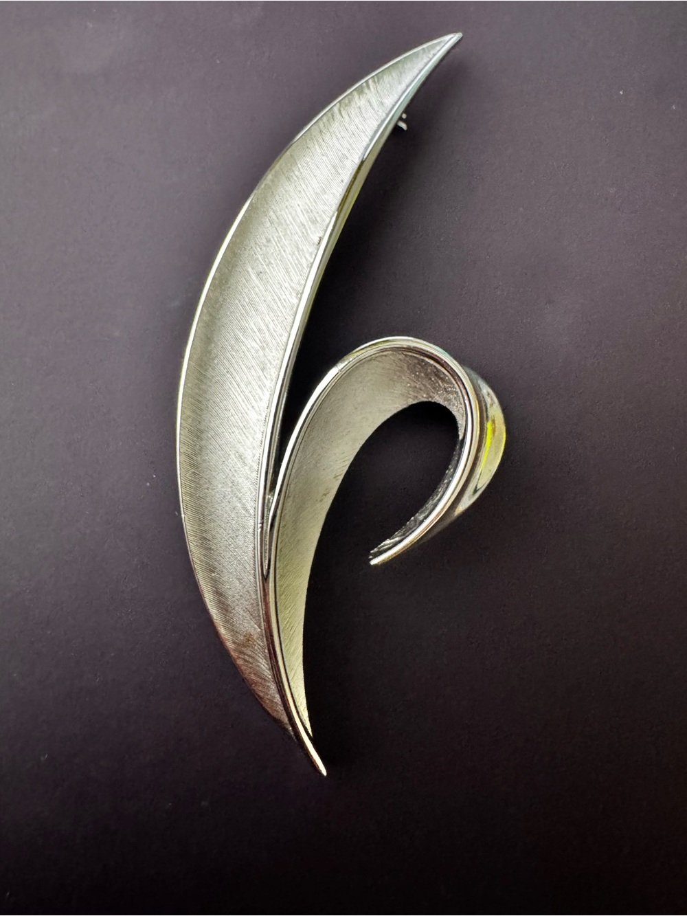 VTG Crown Trifari Leaf Brooch Brushed Polished Large Pin Signed Silver Tone